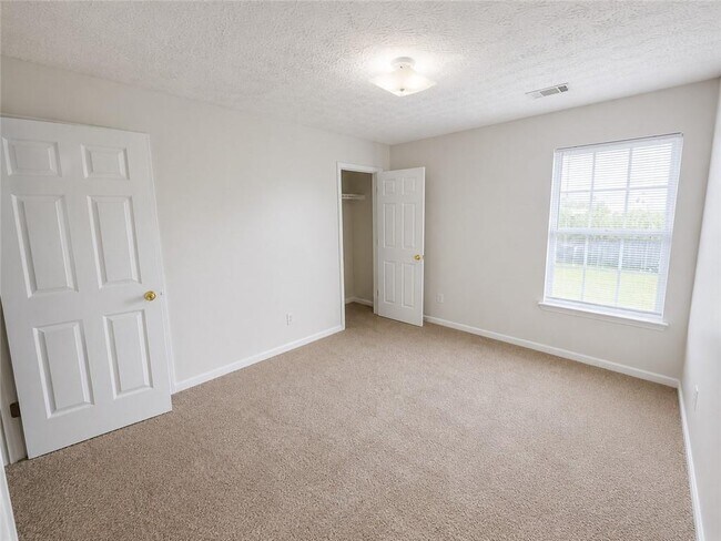 Building Photo - 3609 Beacon Ridge