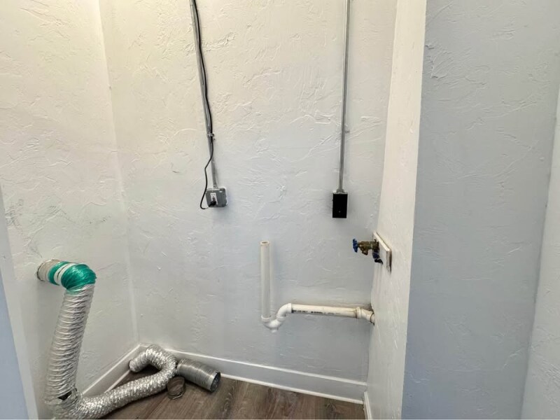 Building Photo - 31 Channing St