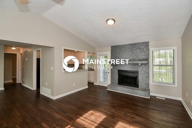 Building Photo - 4 Bedroom Pet-Friendly Home in Douglasville, GA with Main Street Renewal