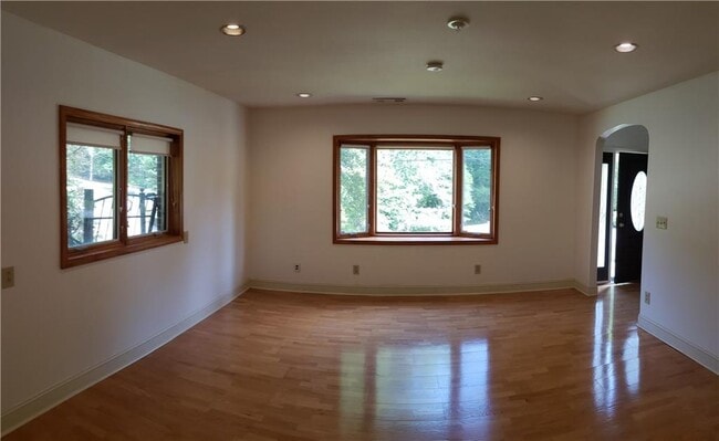 Building Photo - 3662 Rock Springs Dr