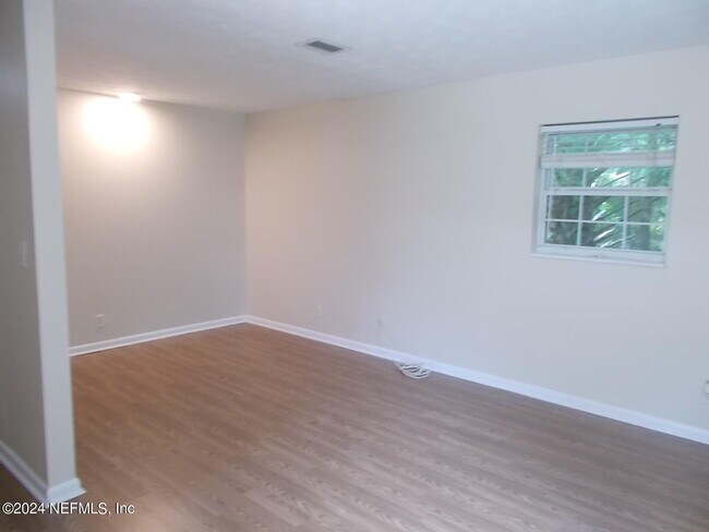 Building Photo - 5730 Cruz Rd