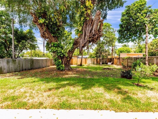 Building Photo - 254 SW 4th St