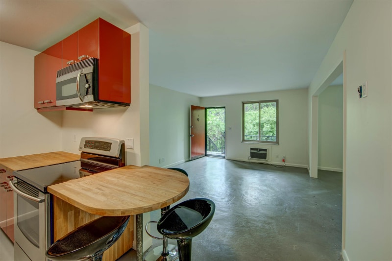 Building Photo - 3600 Hillsboro Pike