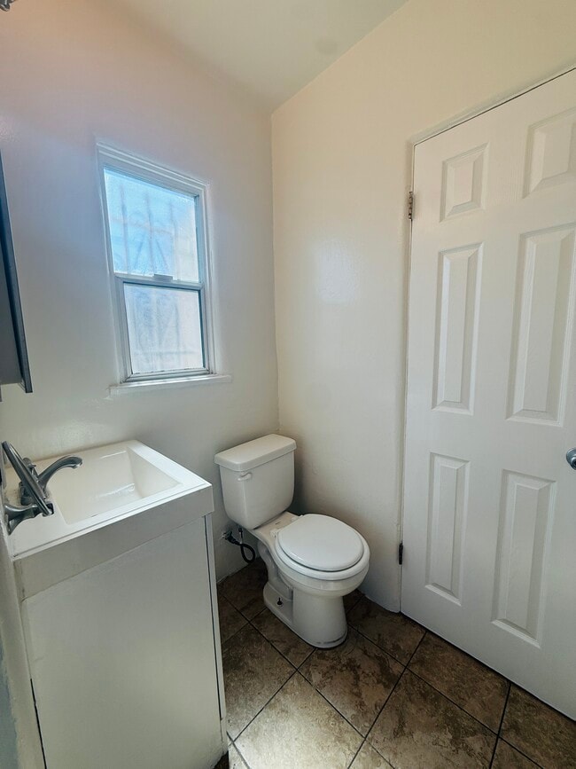 Building Photo - 818 Shenandoah St