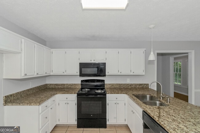 Building Photo - 213 Robin Ln