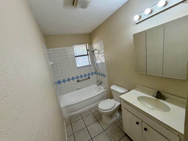 Building Photo - 4603 Western Hills Dr