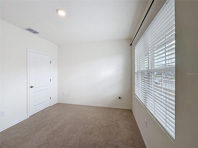Building Photo - 1880 Basenji Dr