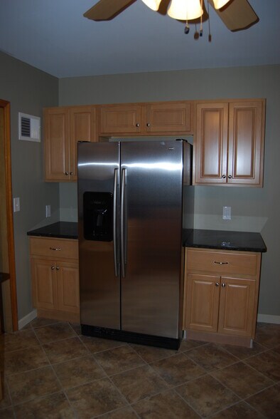 Kitchen with Maple Cabinets, Granite Counter tops and Stainless Steel Appliances (including Brand New Dishwasher) - 2923 Arthur St NE