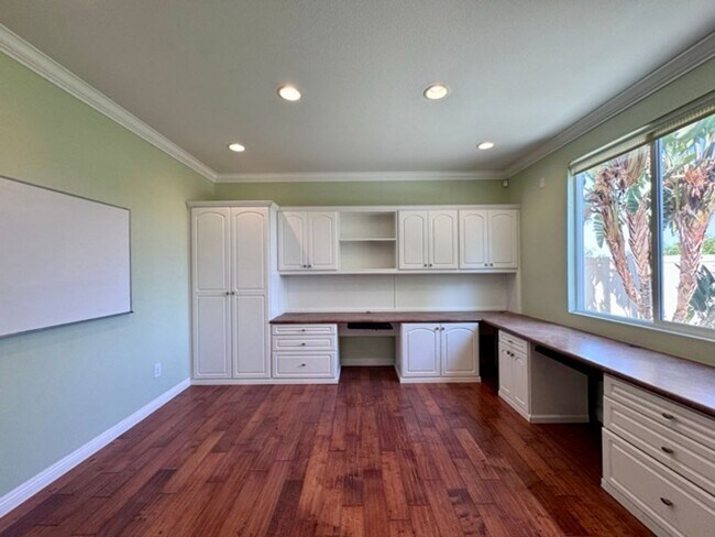 Building Photo - Beautiful Corona Pool Home with 4 bedroom ...