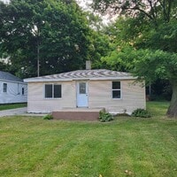 Building Photo - 421 N Crystal Ave