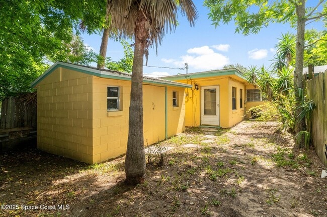 Building Photo - 212 E Towne Pl