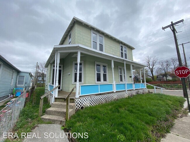 Primary Photo - 164-166 S Cypress Ave