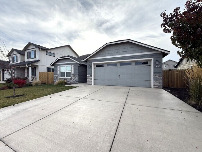 Building Photo - TAKE A LOOK A THIS GORGEOUS HOME NESTLED I...