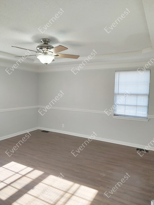 Building Photo - 3 Bed & 2.5 Bath House in Olathe / Pet-Fri...