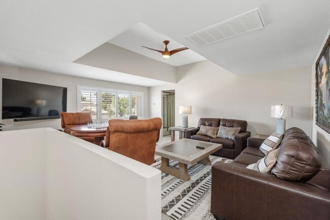 Building Photo - 48 Pebble Beach Dr