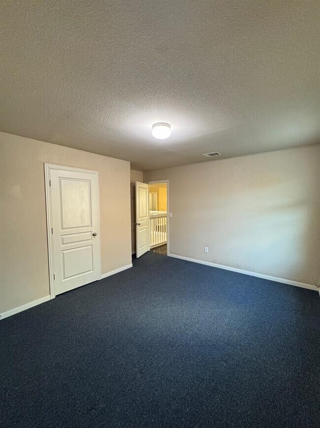 Building Photo - 117 Kemah Ln