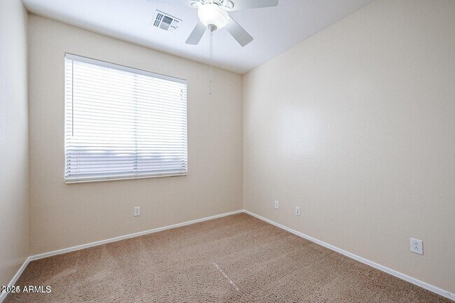 Building Photo - 43337 N Heavenly Way