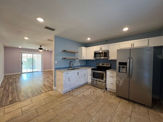 Building Photo - 1020 Pleasant Valley Ln