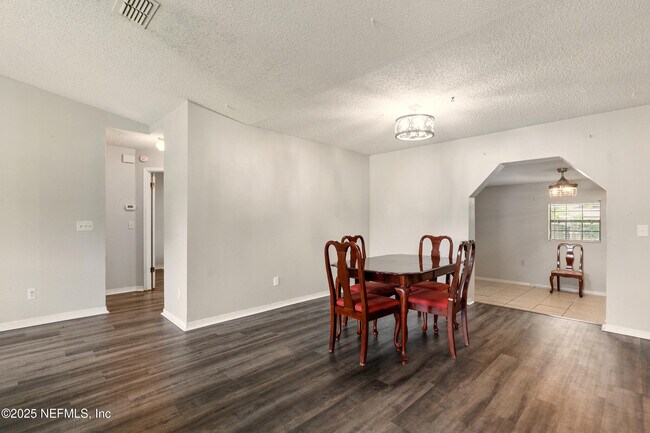 Building Photo - 6343 Alfredo Ct