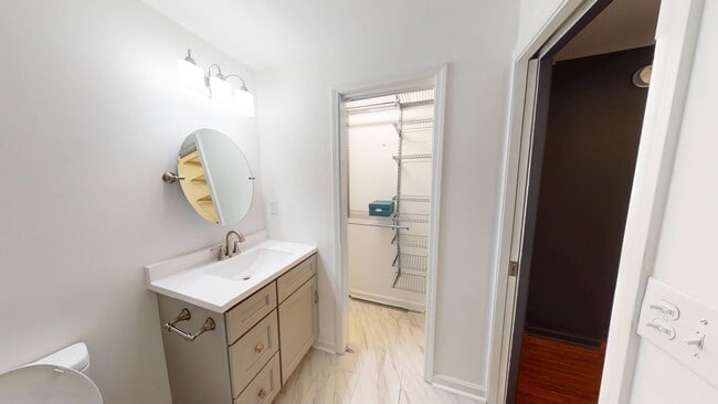 Building Photo - Charming East Nashville Home