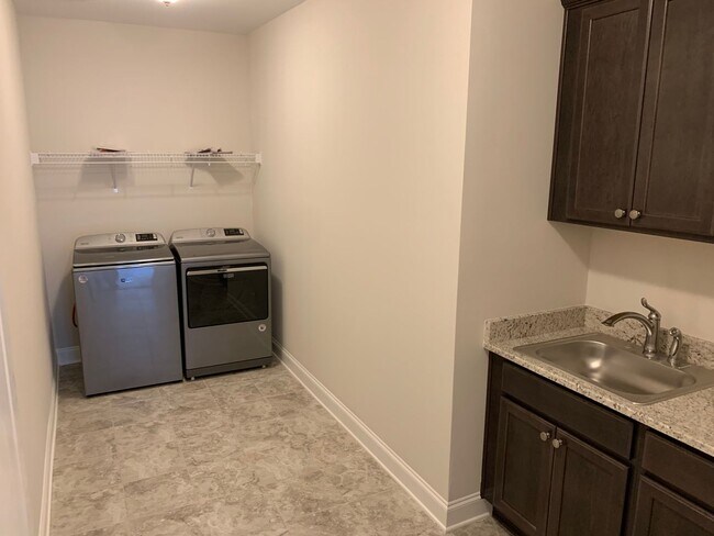 Building Photo - 1168 Still Hunt Ln