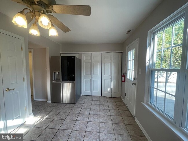 Building Photo - 4 Brookview Dr