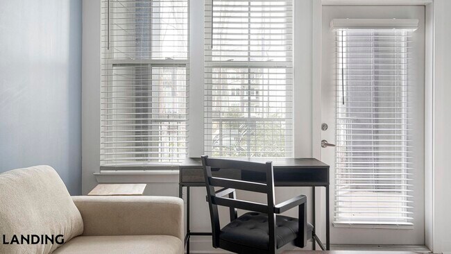 Building Photo - 4670 Merchants Park Cir