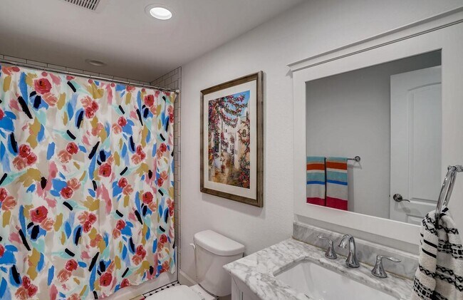 Building Photo - Executive & Modern 5BR/4BA Luxury Home. MO...