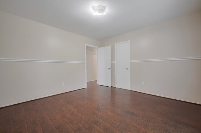 Building Photo - 8119 La Roche Ln