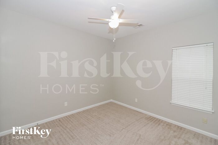 Building Photo - 6111 Lubiani Valley Dr