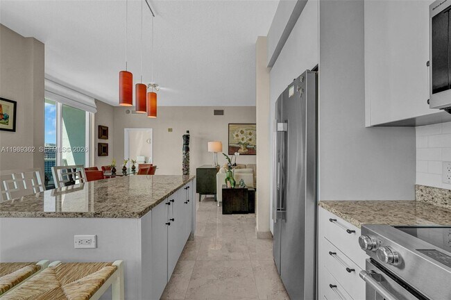 Building Photo - 1945 S Ocean Dr