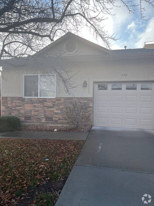 Building Photo - City of Grand Junction 2 Bedroom townhouse