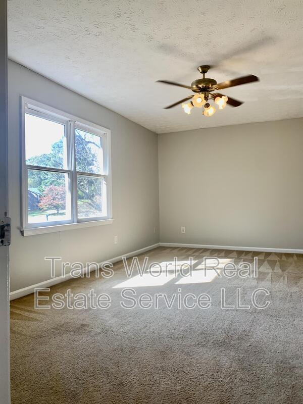 Building Photo - 1506 Betts Mill Rd