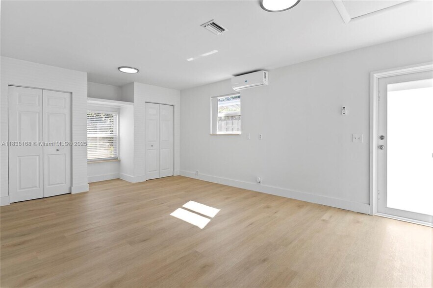 Building Photo - 5401 Fillmore St