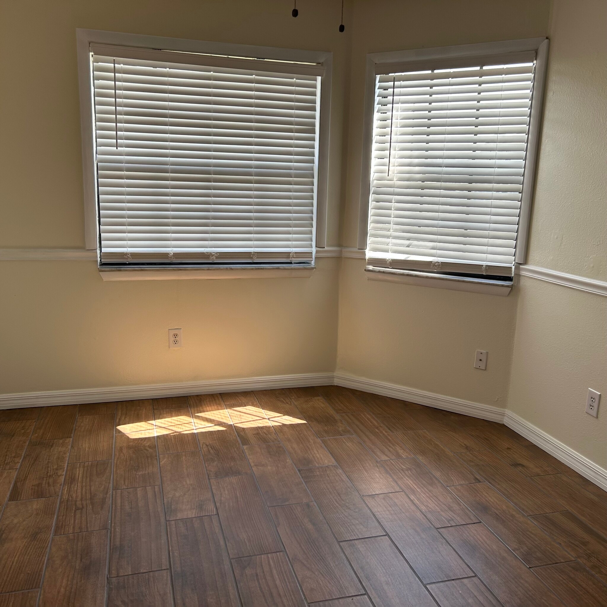 Building Photo - 12702 Raeburn Way