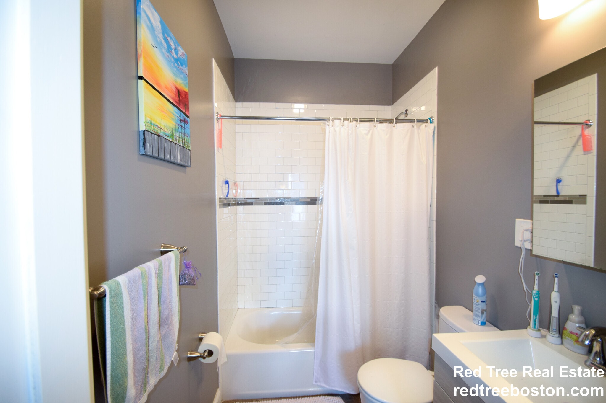 Building Photo - 85 Surrey St