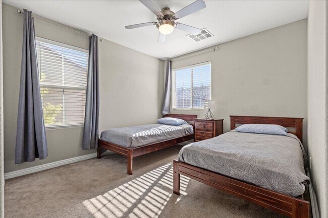 Building Photo - Spacious, Modern, Fully Furnished 3 Bedroom Home in Inspirada