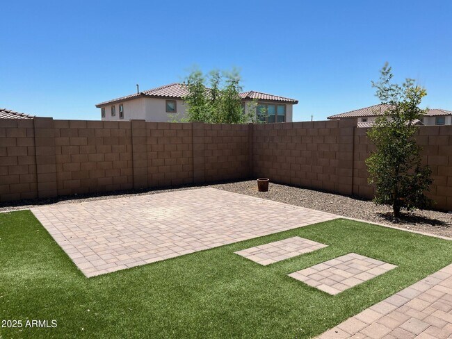 Building Photo - 6959 W Andrea Dr