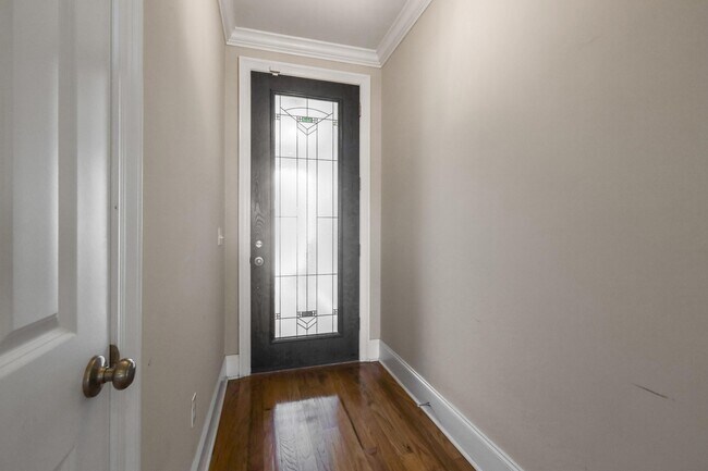 Building Photo - 2561 Lantana Ln