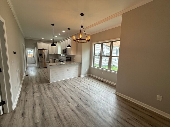 Building Photo - 3 Bedrooms, 2 Bathrooms - Home in South Rome!