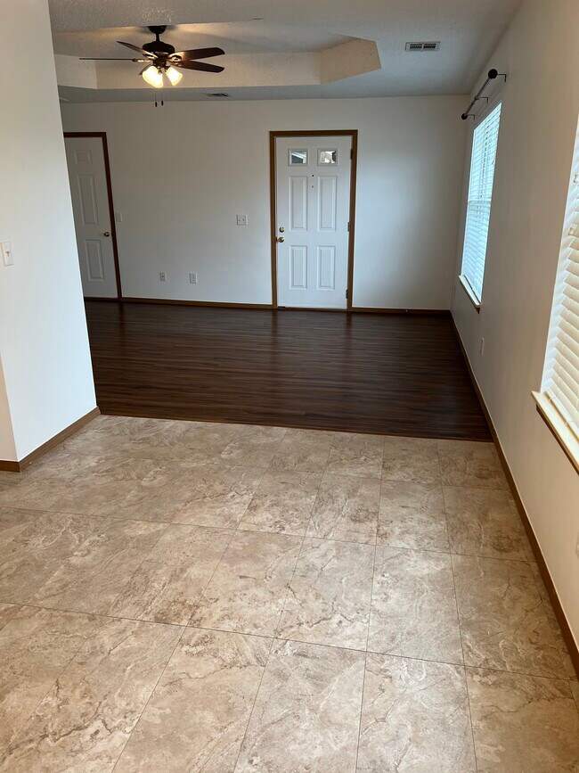 Building Photo - 1403 SE O St