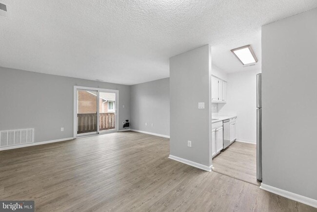 Building Photo - 2415 Ravens Crest Dr