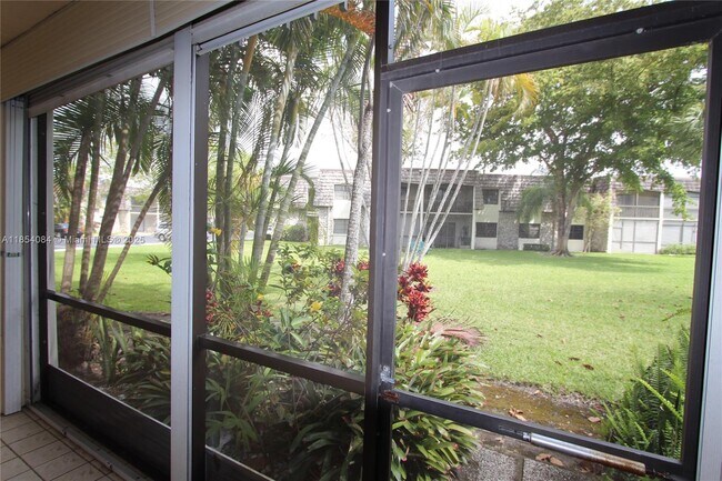 Building Photo - 3101 Oakland Shores Dr