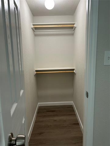 Building Photo - 407 N Justin Ave