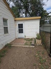 Building Photo - 1122 W Myrtle St