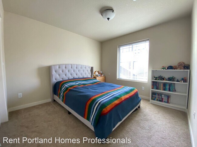 Building Photo - 4 br, 2.5 bath House - 10868 SW Stockholm ...