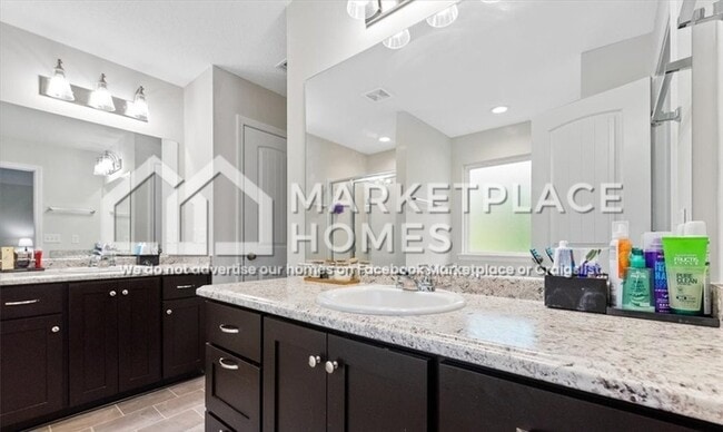 Building Photo - 635 Fairview Cir