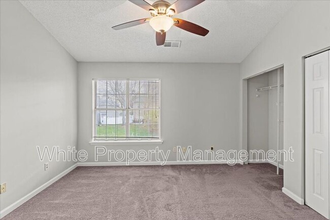 Building Photo - 8289 Golf Ridge Dr