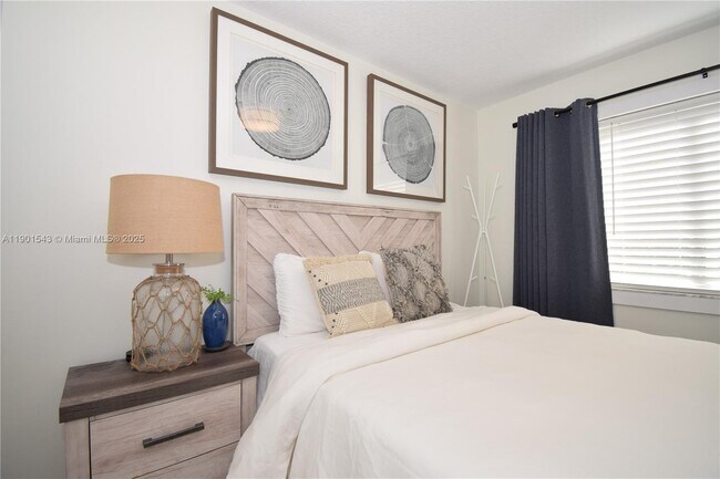 Building Photo - 794 San Remo Dr