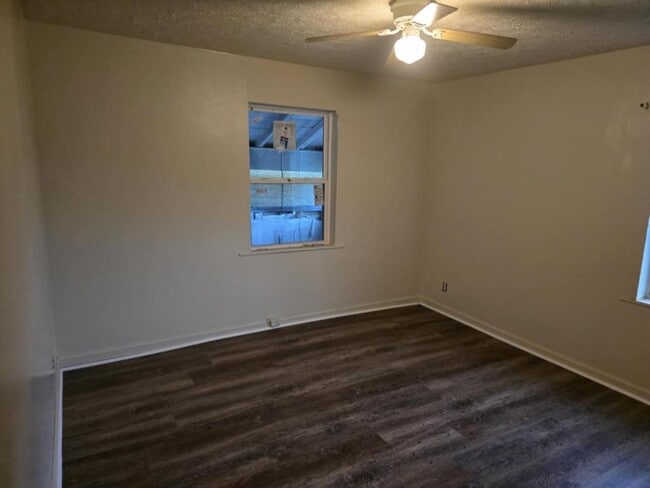 Building Photo - 106 Co Rd 181